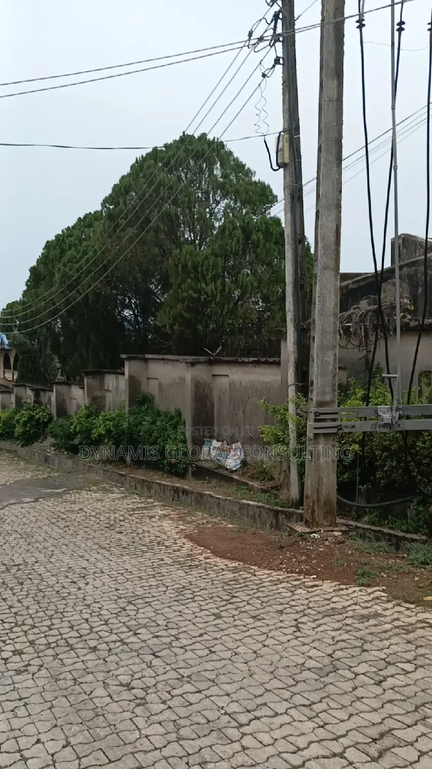 300sqm With Cofo in Isheri Magodo. in Magodo Isheri