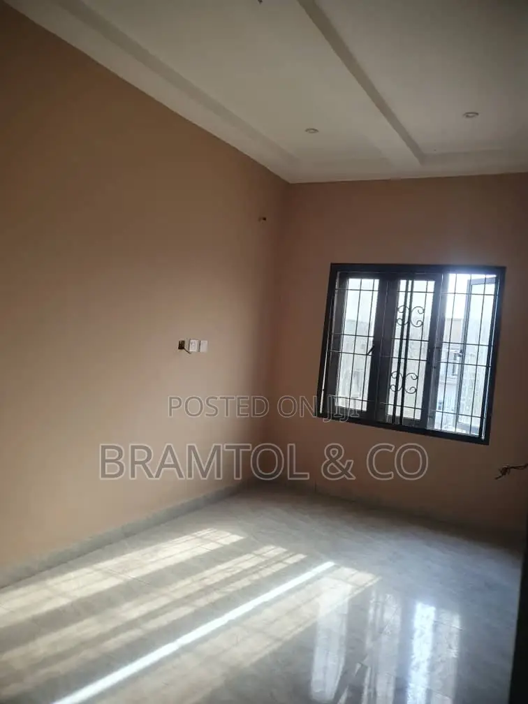 2bdrm Block of Flats in Sabon Lugbe for rent in Sabon Lugbe
