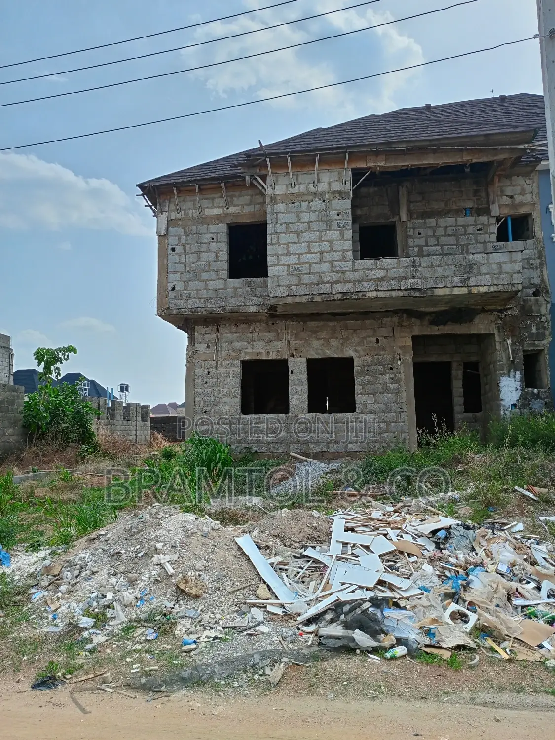 4bdrm Duplex in Gold City, Sabon Lugbe for sale in Sabon Lugbe