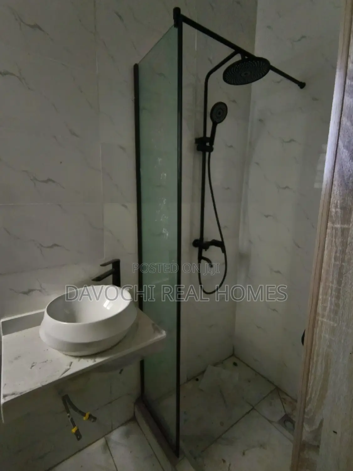 4bdrm Duplex in Chevron Drive for rent in Chevron