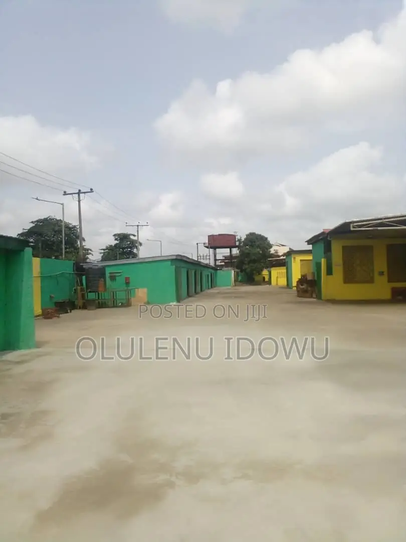 Warehouse for Sale Oshodi Apapa Express Way in Alimosho