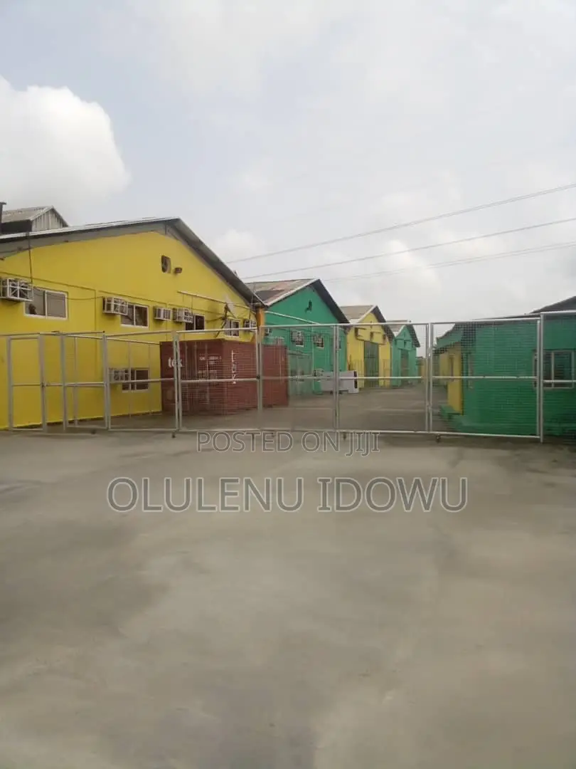 Warehouse for Sale Oshodi Apapa Express Way in Alimosho