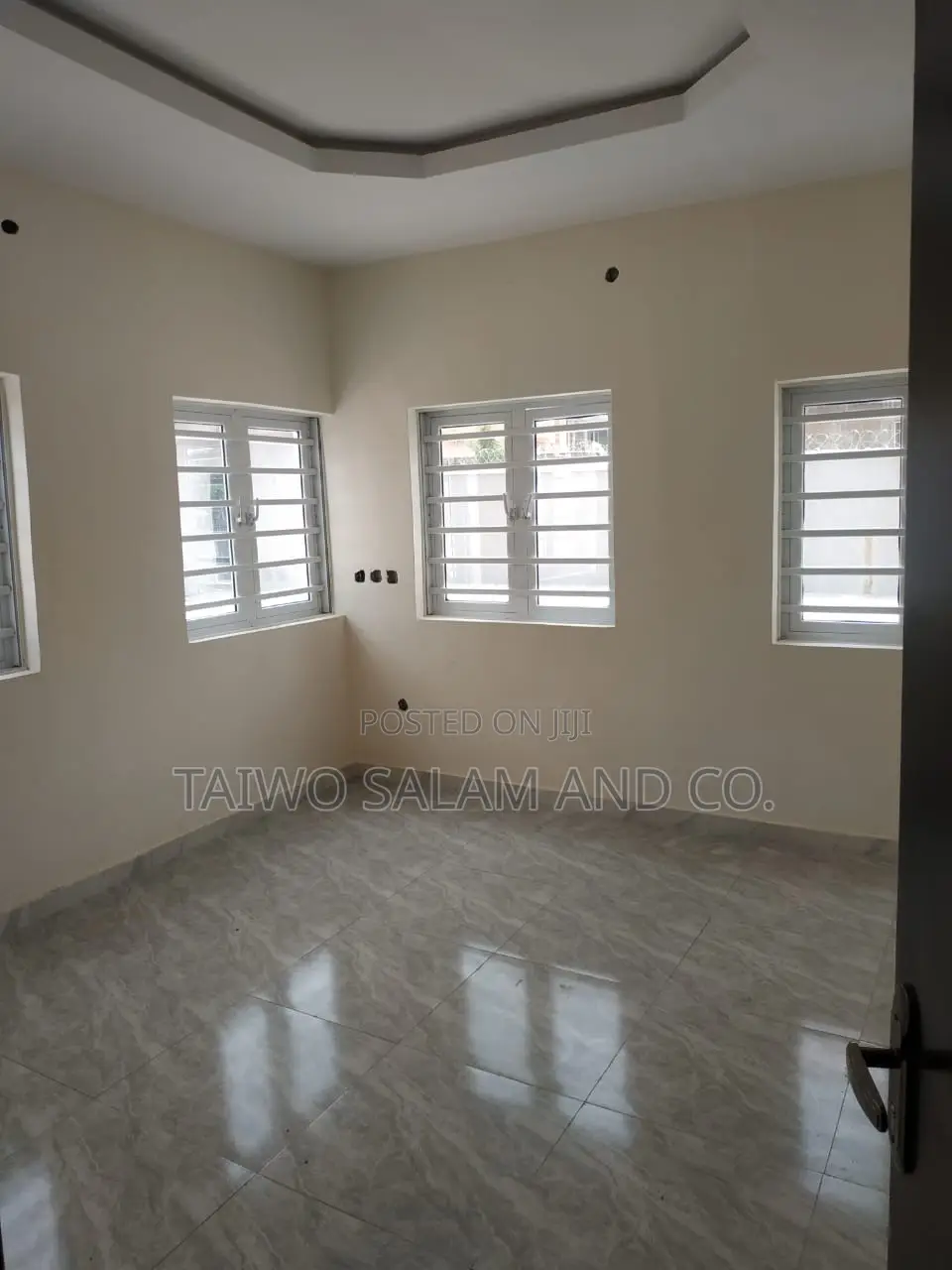 2bdrm Block of Flats in Jericho for sale in Jericho