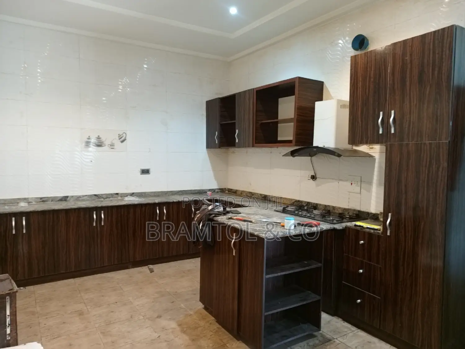 3bdrm Block of Flats in Wuye for rent in Wuye
