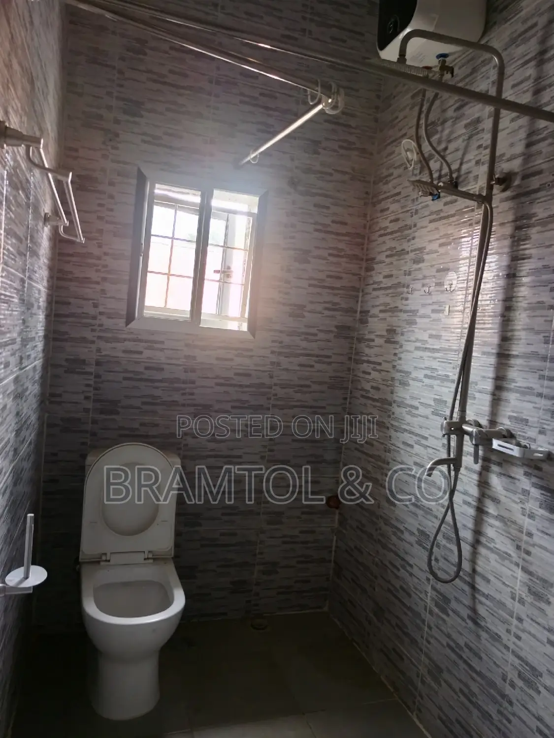 3bdrm Block of Flats in Wuye for rent in Wuye