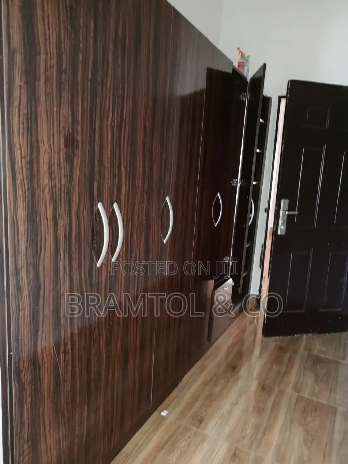 3bdrm Block of Flats in Wuye for rent in Wuye