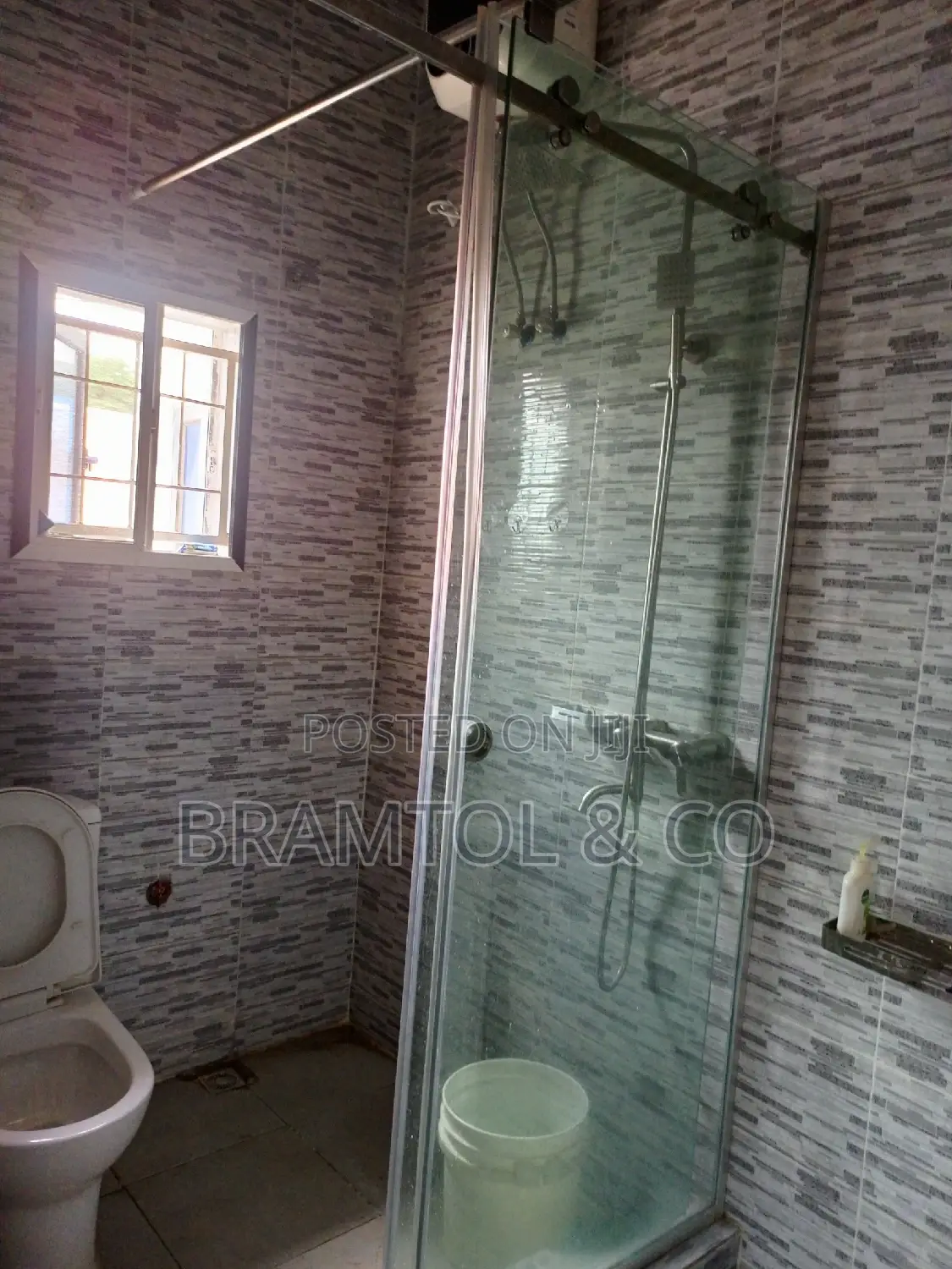 3bdrm Block of Flats in Wuye for rent in Wuye