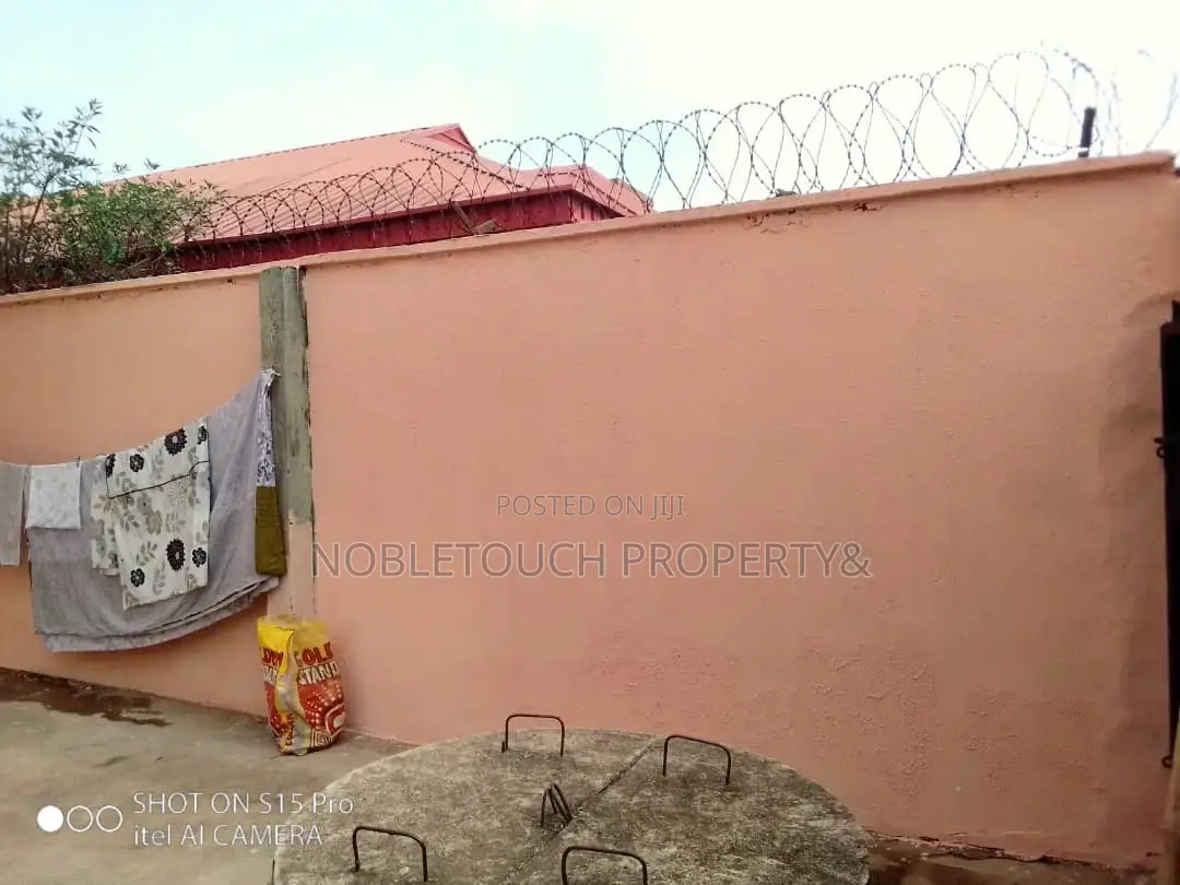 3bdrm Block of Flats in Ijegun Ikotun Lagos for sale in Ijegun