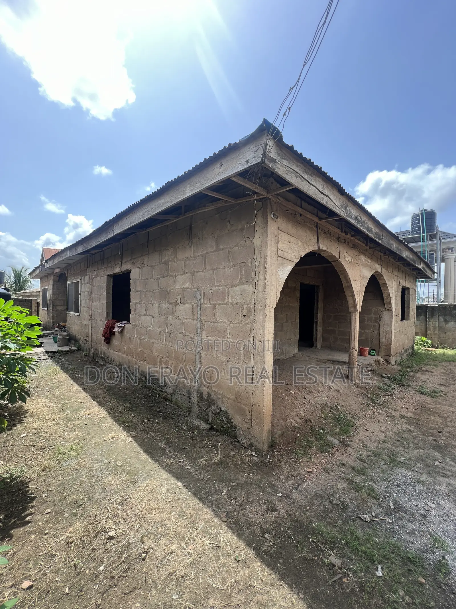 4bdrm Bungalow in Ile Tuntun Area, Idishin for sale in Idishin