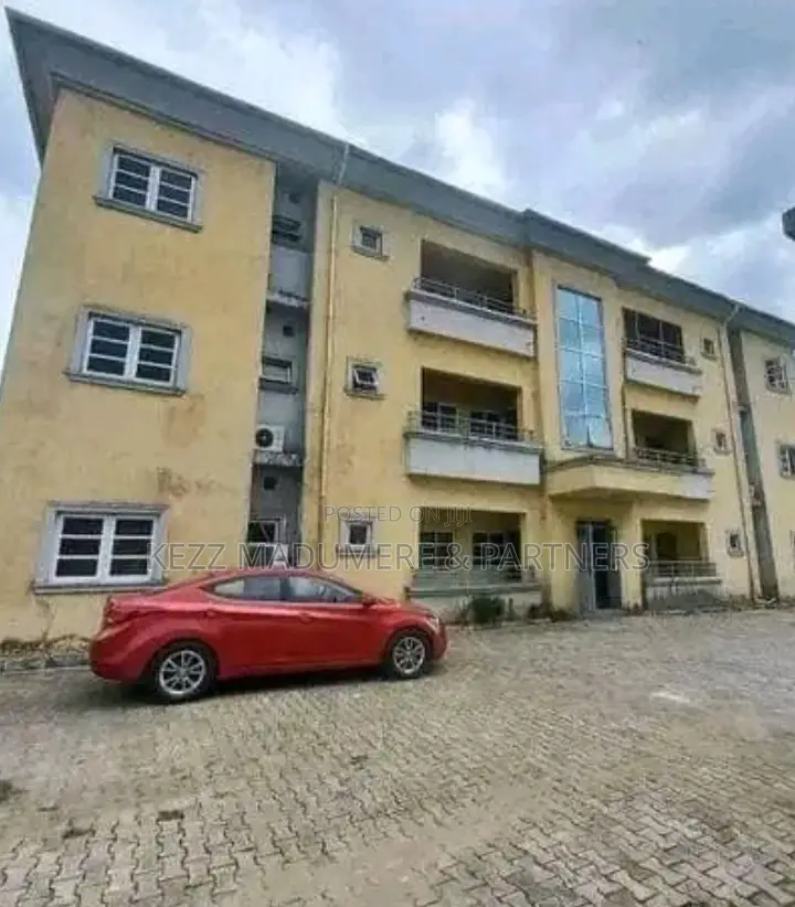 12bdrm Block of Flats in Woji , Port Harcourt for sale in Woji