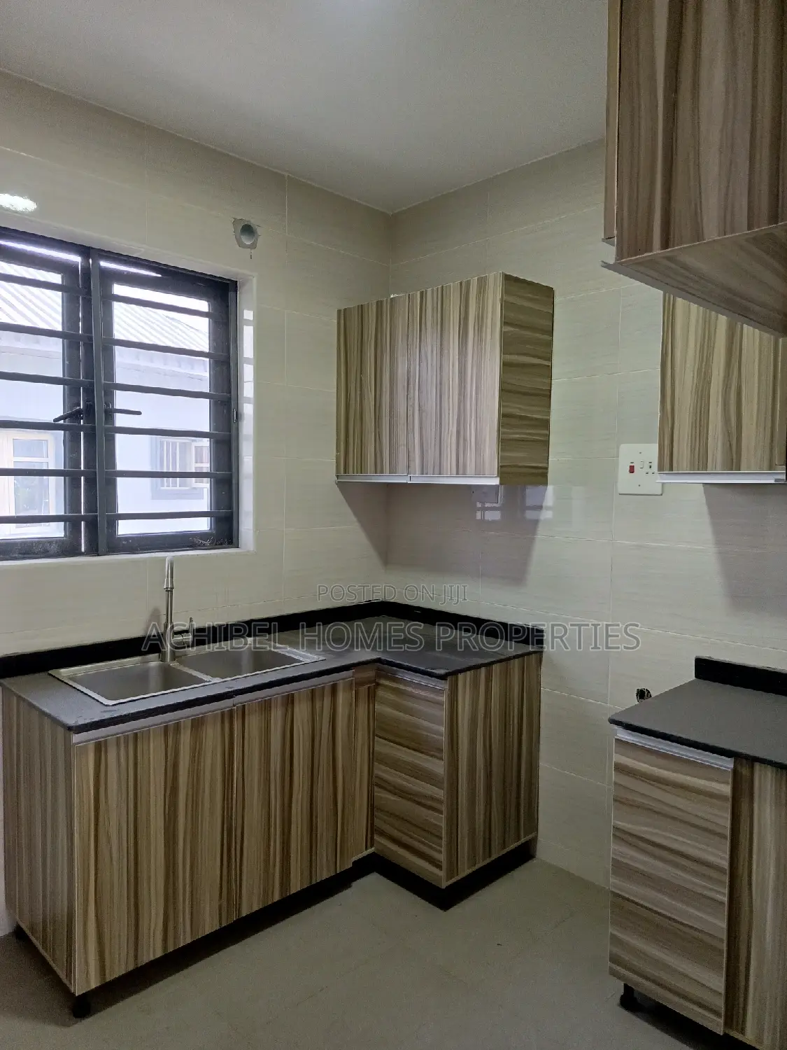 2bdrm Block of Flats in Close To Ikate, Lekki Phase 1 for sale in Lekki Phase 1