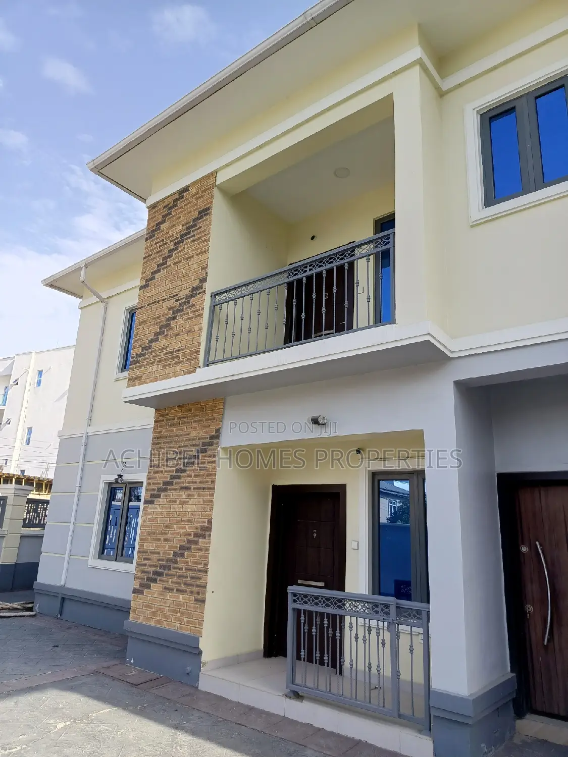 2bdrm Block of Flats in Close To Ikate, Lekki Phase 1 for sale in Lekki Phase 1