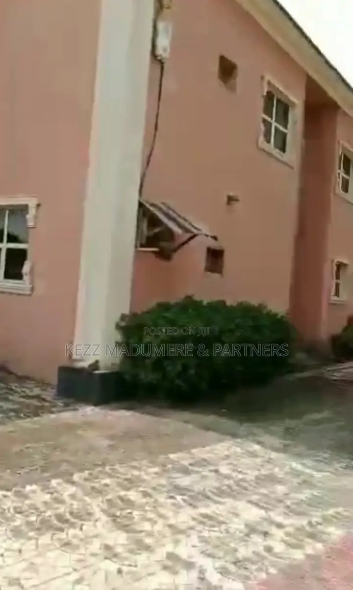 7bdrm Duplex in Trade Fare , Golf for sale in Enugu
