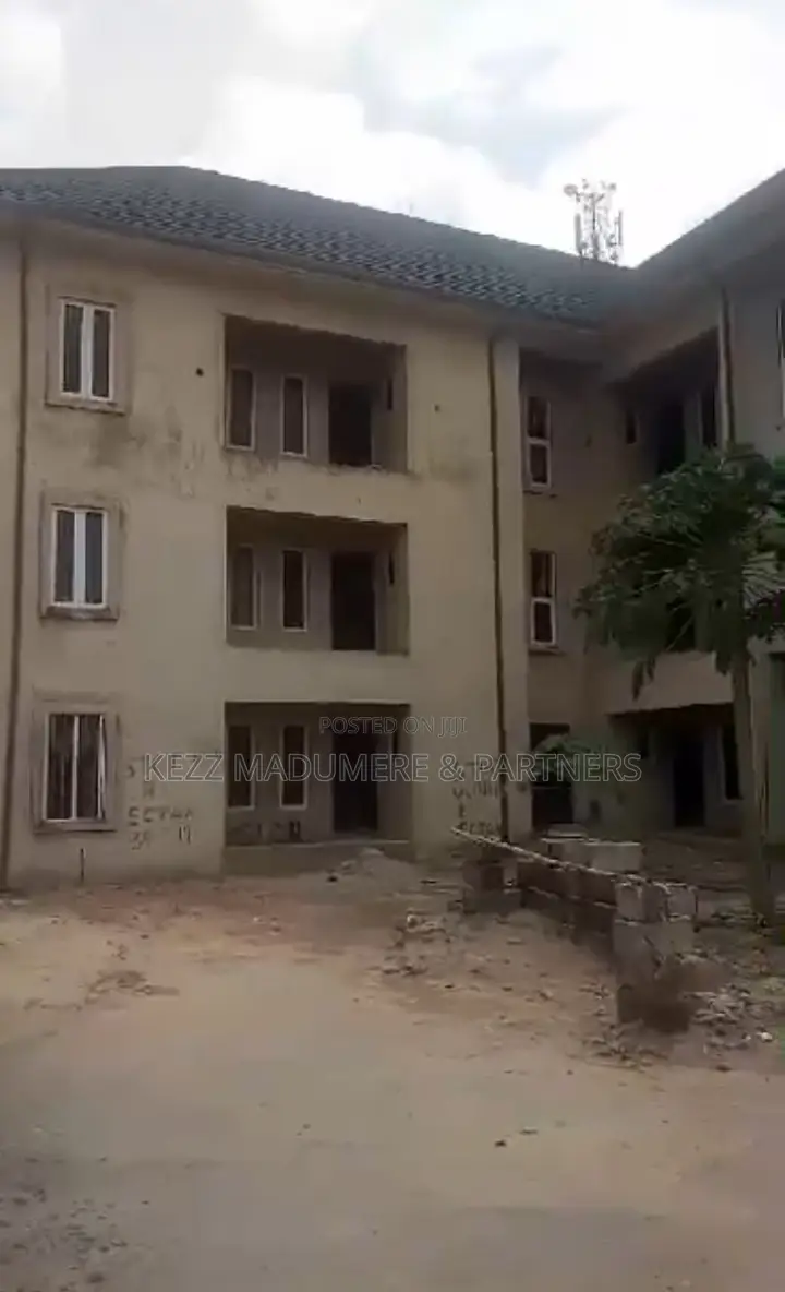 9bdrm Block of Flats in Premier Layout for sale in Enugu