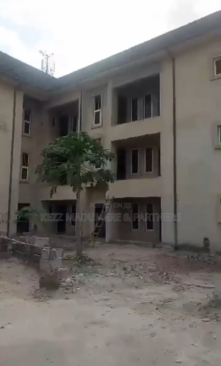 9bdrm Block of Flats in Premier Layout for sale in Enugu