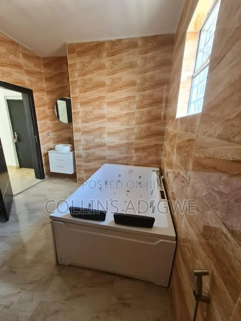 4bdrm Duplex in Lekki County Ikota for sale in Ikota