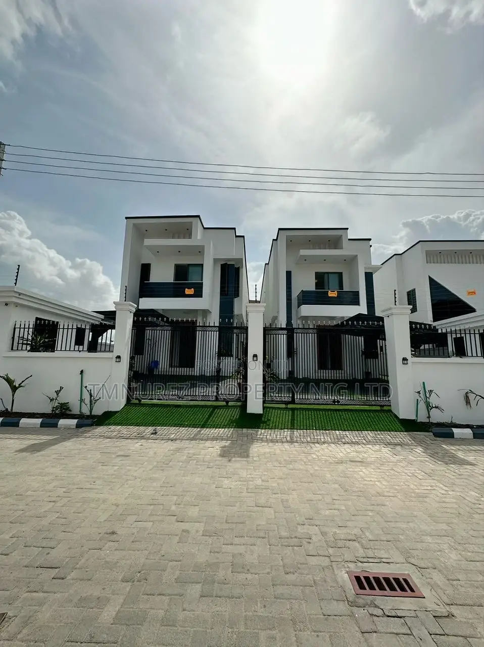 5bdrm Duplex in Chevron, Lekki for sale in Lekki