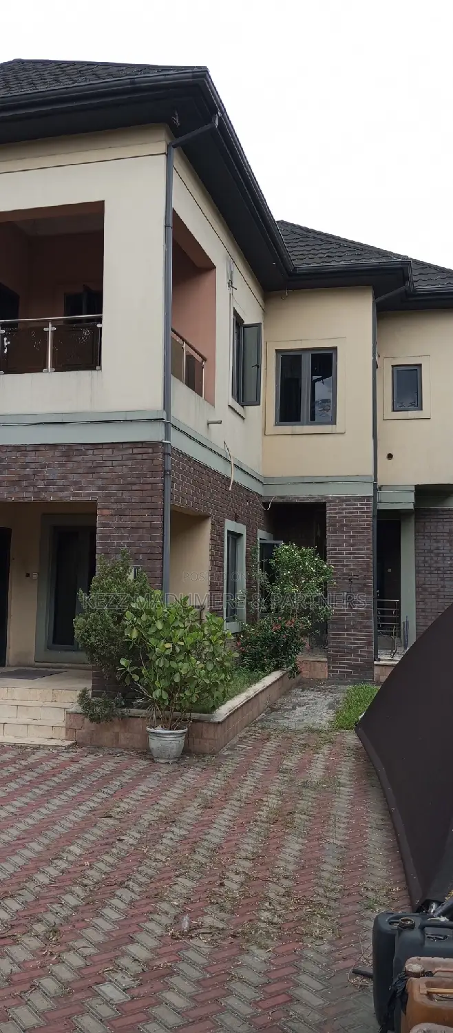 4bdrm Duplex in Rukpakurushi , for sale in Port-Harcourt
