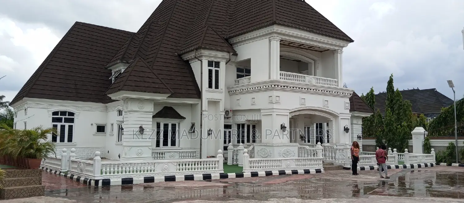 5bdrm Duplex in Off G.U.Aker Rd , for sale in Port-Harcourt