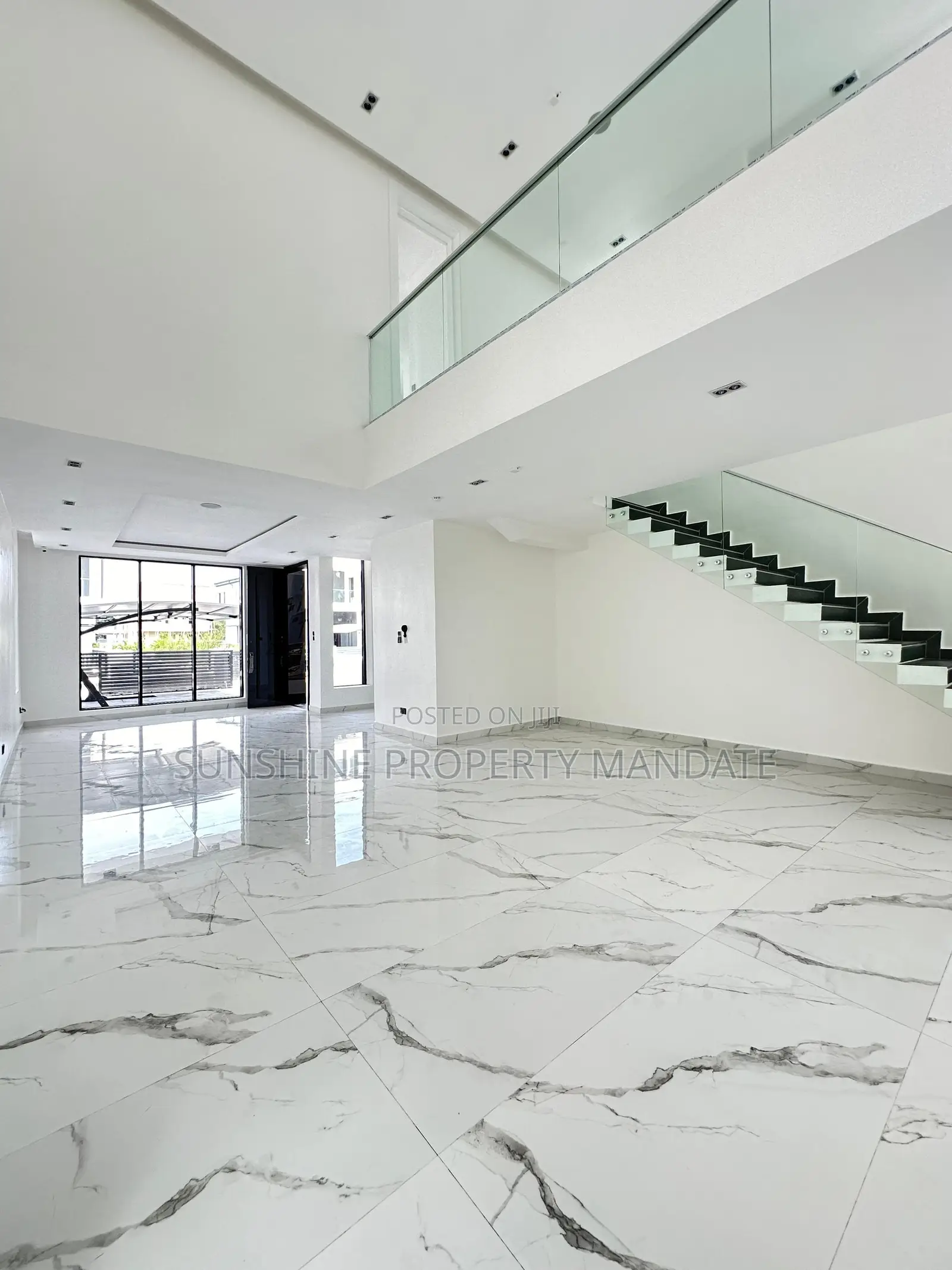 5bdrm Duplex in Lekki County for sale in Lekki