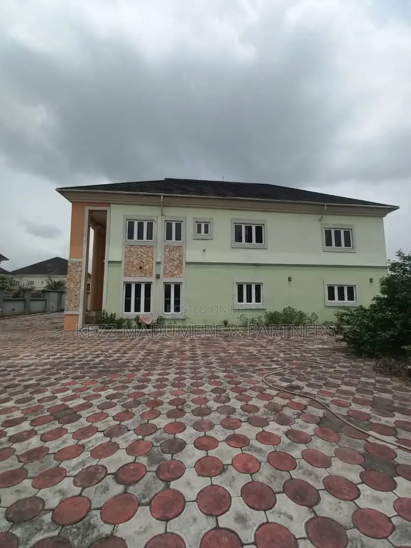 6bdrm Duplex in Eliozu , Port for sale in Port-Harcourt
