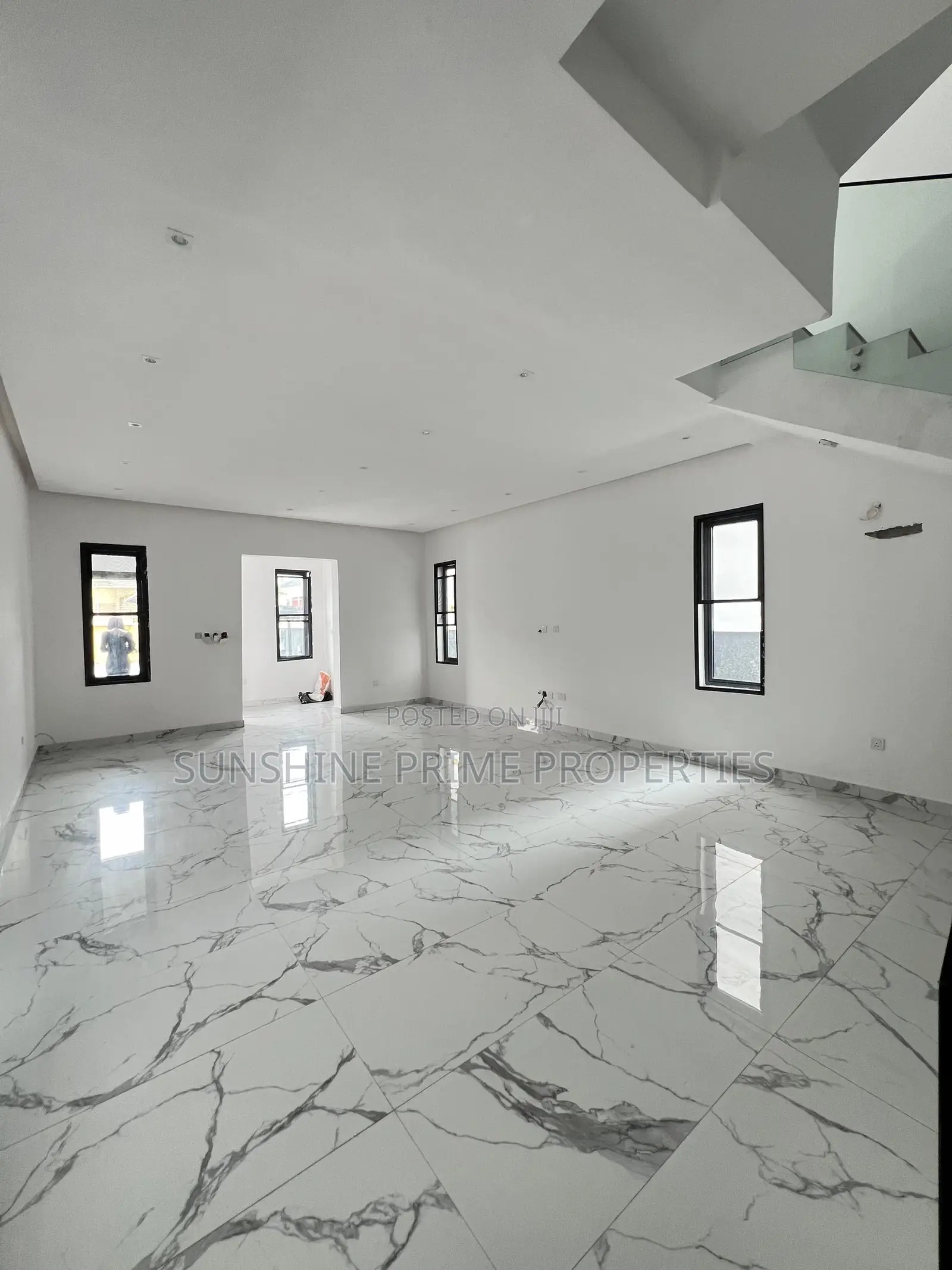 5bdrm Duplex in Lekki Phase 1 for sale in Lekki Phase 1