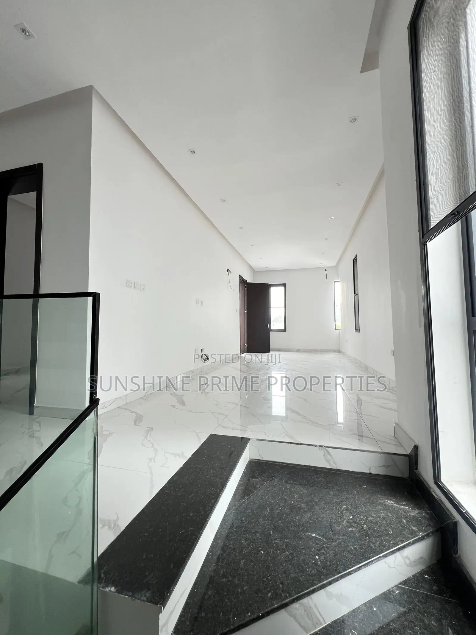 5bdrm Duplex in Lekki Phase 1 for sale in Lekki Phase 1