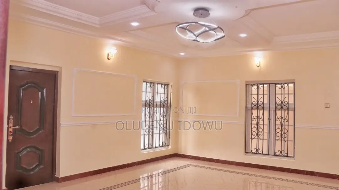 Furnished 3bdrm Block of Flats in Alimosho for sale in Alimosho