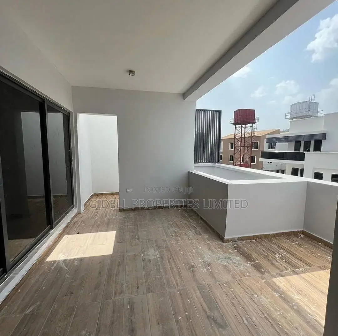 6bdrm Duplex in Central Business District for sale in Central Business District