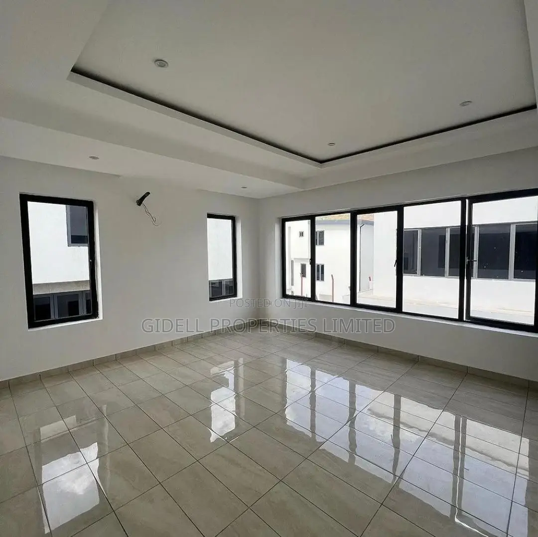 6bdrm Duplex in Central Business District for sale in Central Business District