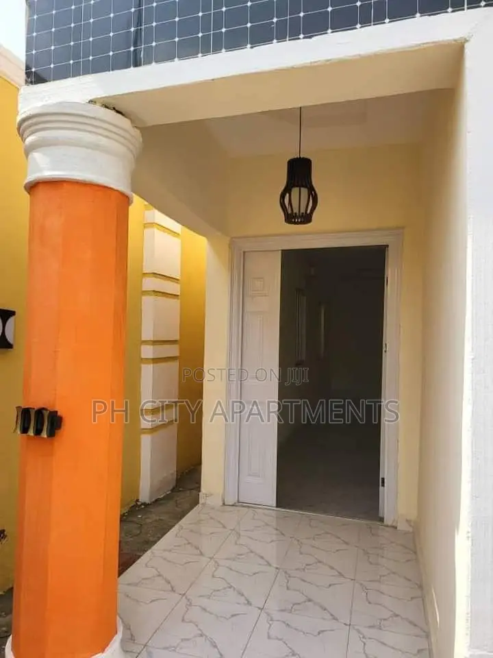 4bdrm Block of Flats in Rumuagholu, Port for sale in Port-Harcourt