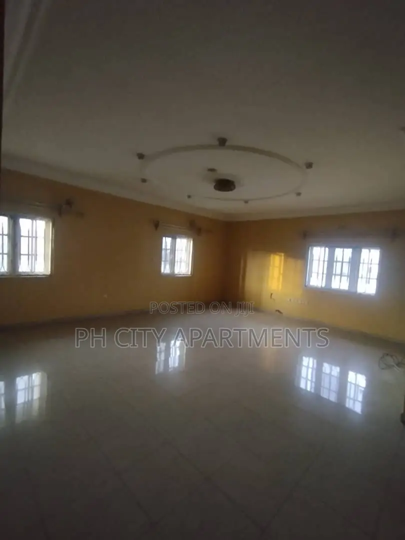 4bdrm Block of Flats in Rumuagholu, Port for sale in Port-Harcourt