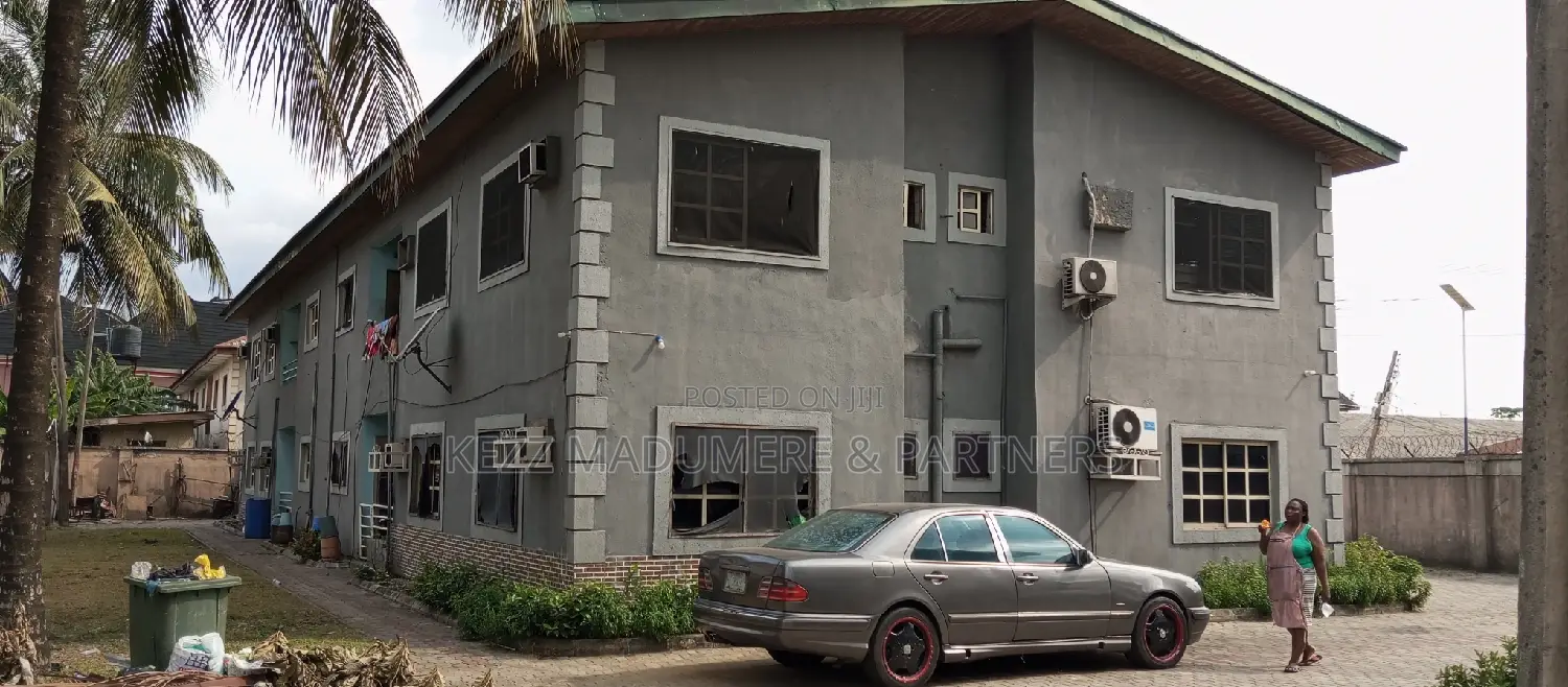 3bdrm Block of Flats in Aeroplane Drive ,, Port-Harcourt for sale in Port-Harcourt