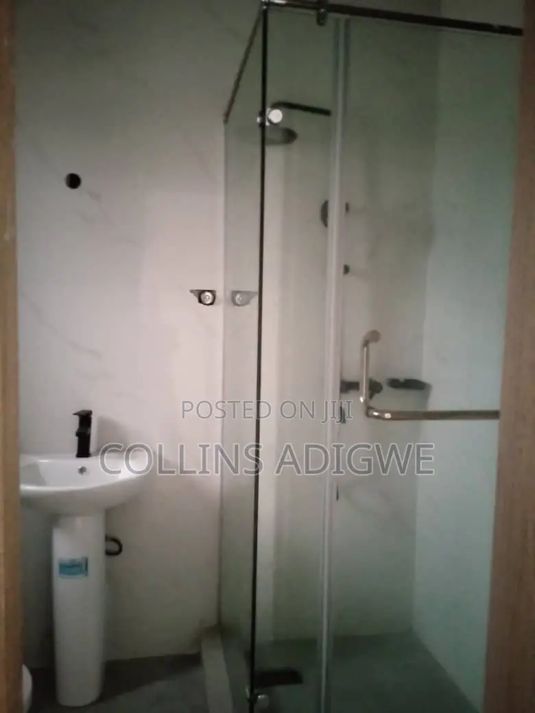 5bdrm Duplex in Thomas Estate for sale in Thomas Estate