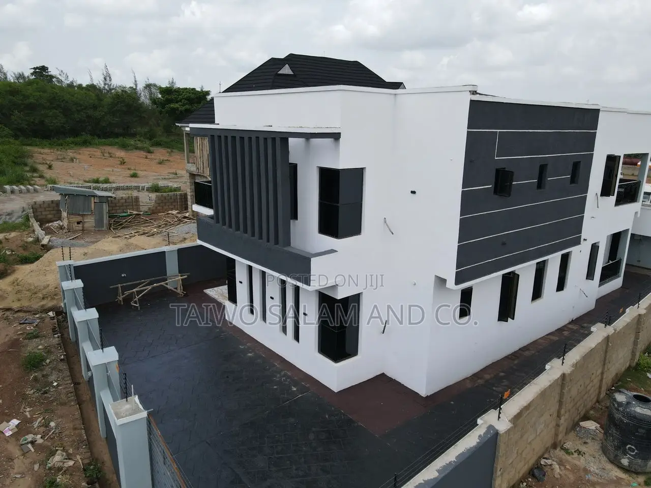 4bdrm Duplex in Akobo for sale in Akobo