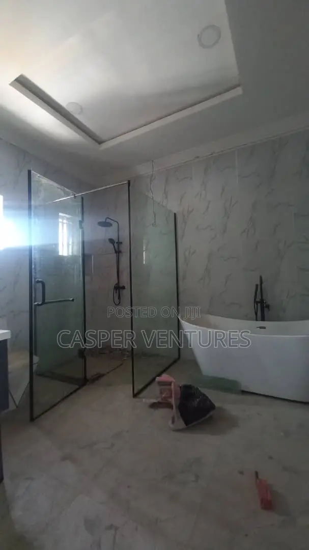4bdrm Duplex in Chevron for rent in Chevron