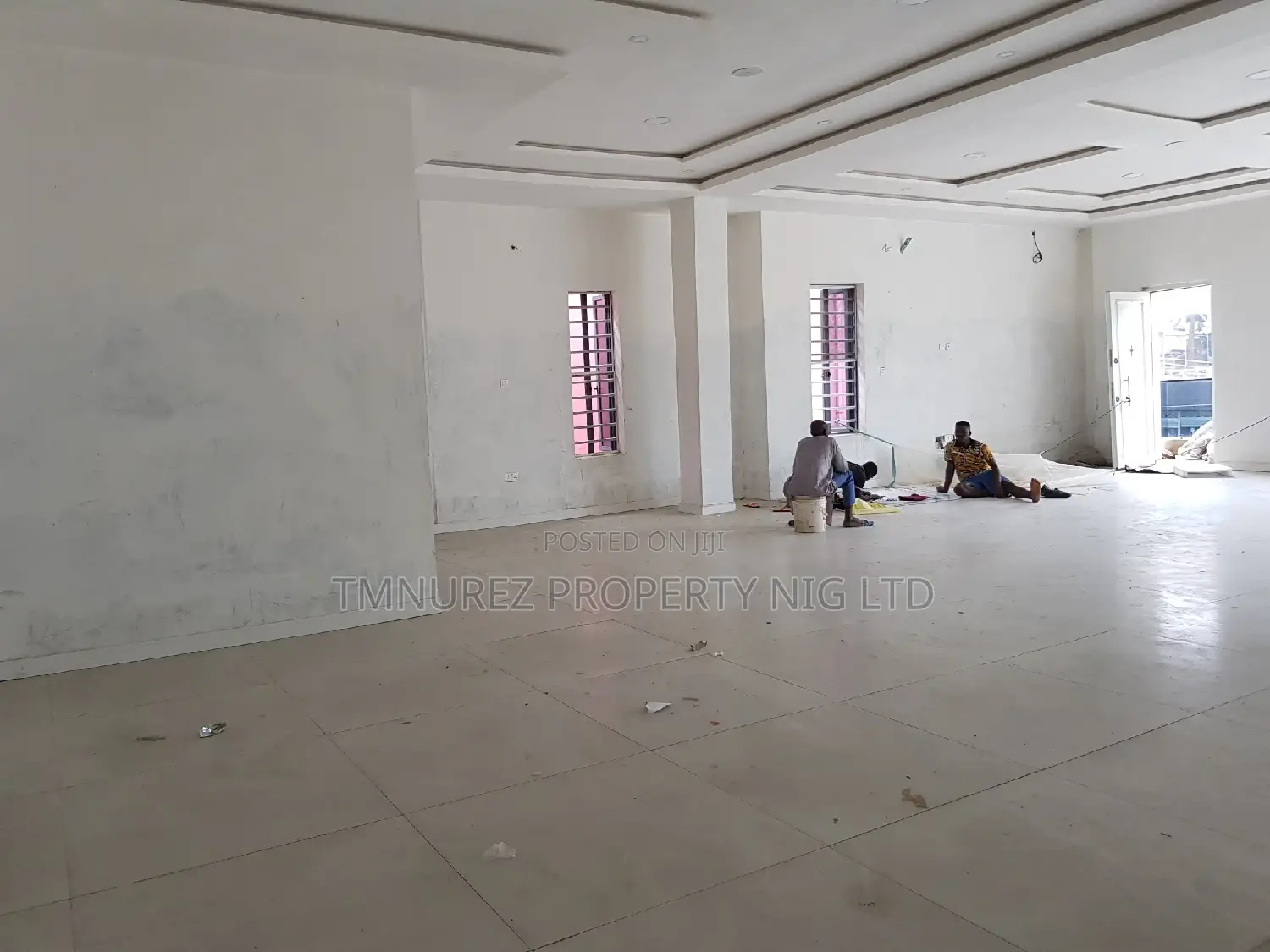 Very Big Open Space Show Room at Orchild Road,Good Location in Lekki