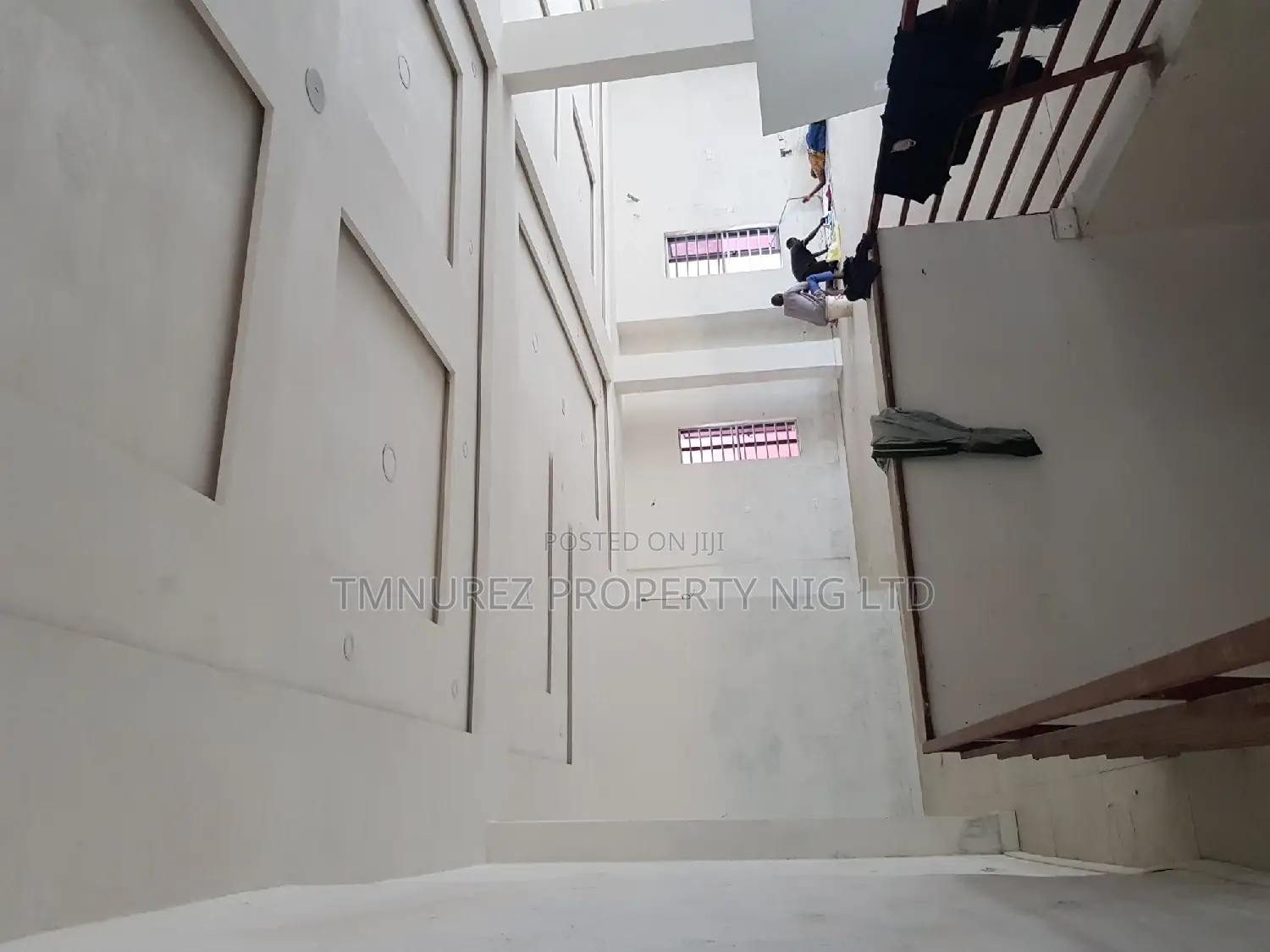 Very Big Open Space Show Room at Orchild Road,Good Location in Lekki