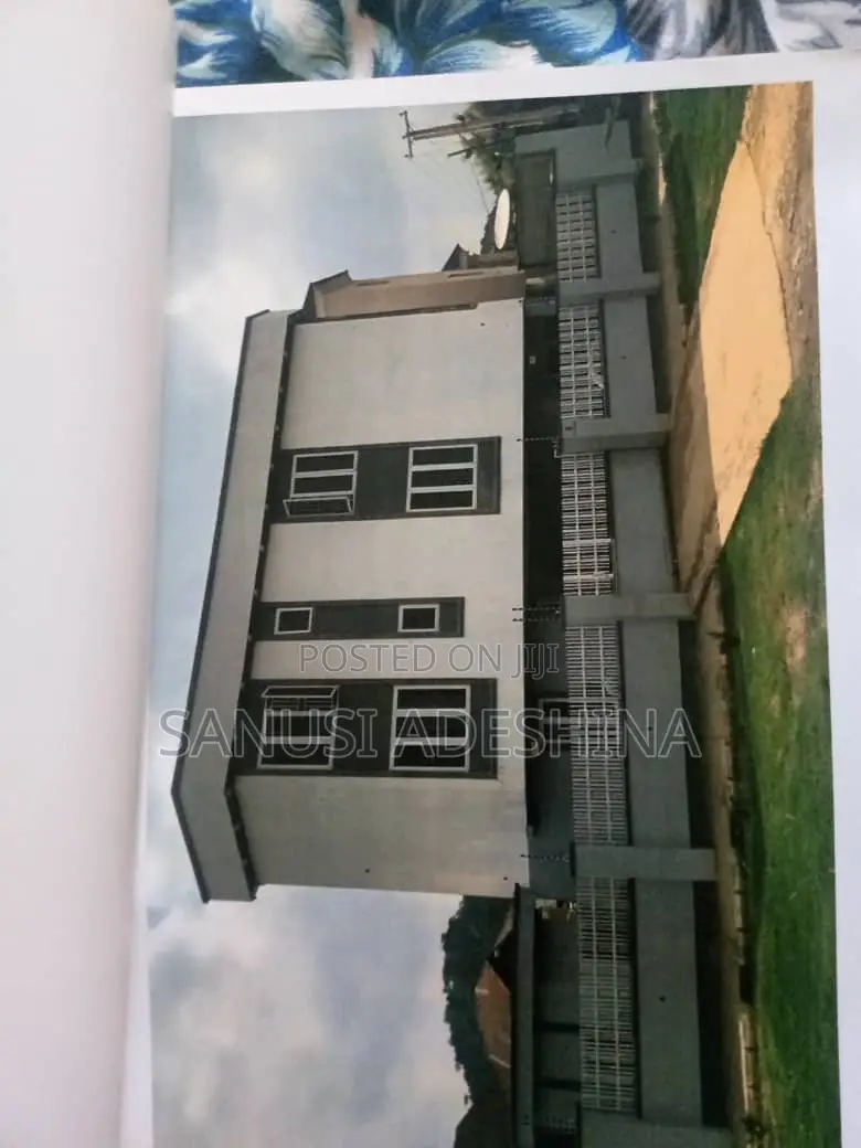 10bdrm Duplex in Mabushi Abuja for sale in Mabushi
