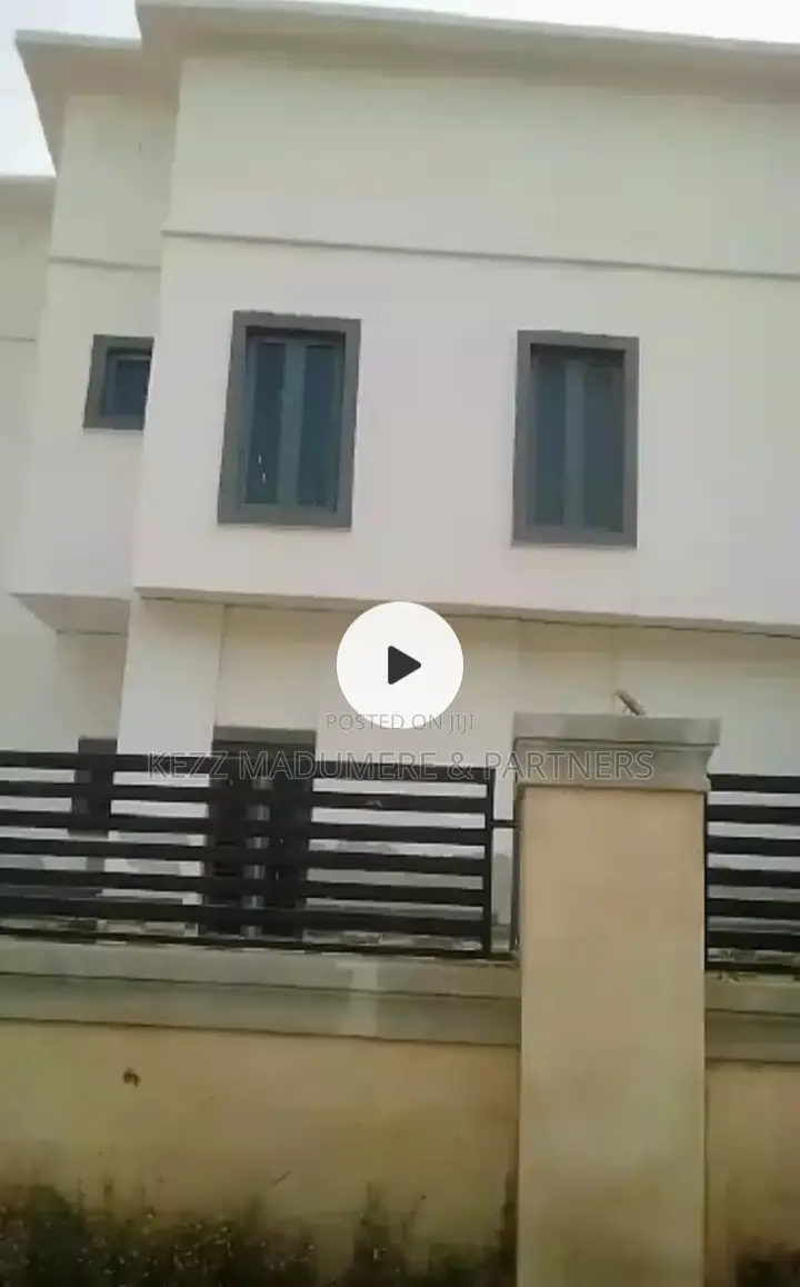 6bdrm Duplex in Golf Estate , Enugu for sale in Enugu