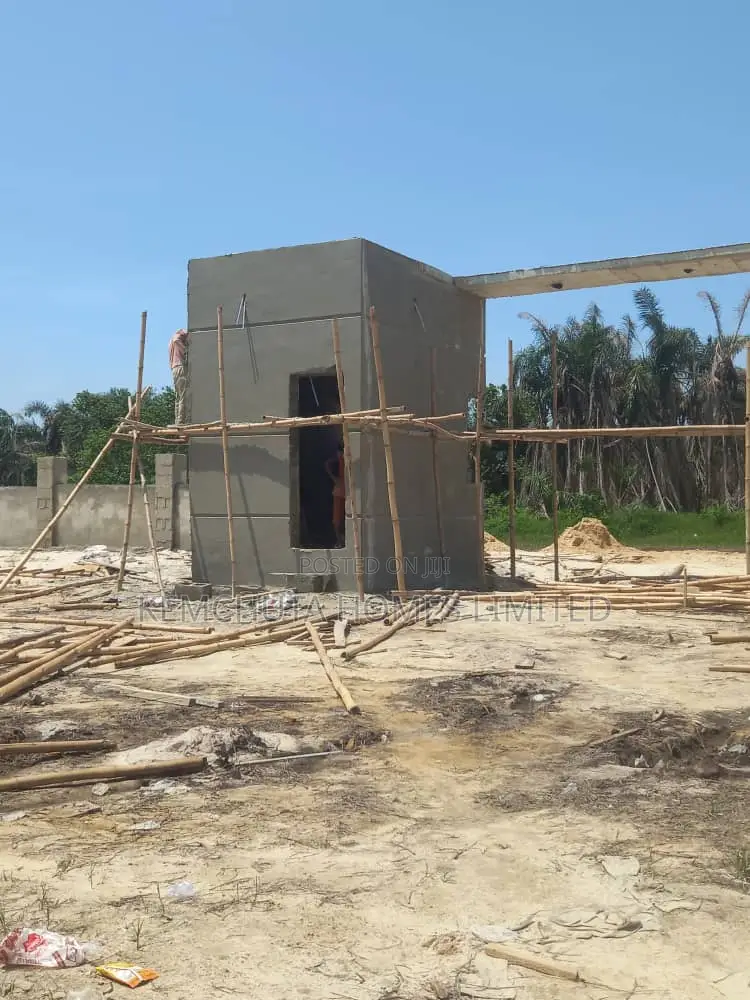 We're Giving An Extra Free Plot With A Discount For 6pltos in Awoyaya