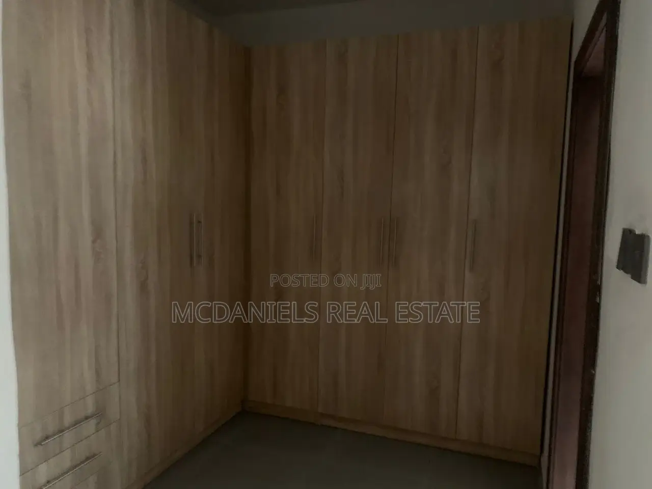 4bdrm Townhouse in Victoria Island Extension for Sale in Victoria Island Extension