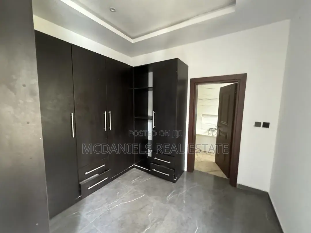 4bdrm Duplex in Lekki Phase 1 for rent in Lekki Phase 1