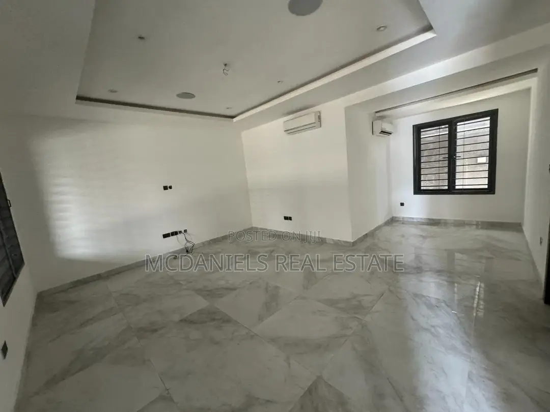 4bdrm Duplex in Lekki Phase 1 for rent in Lekki Phase 1