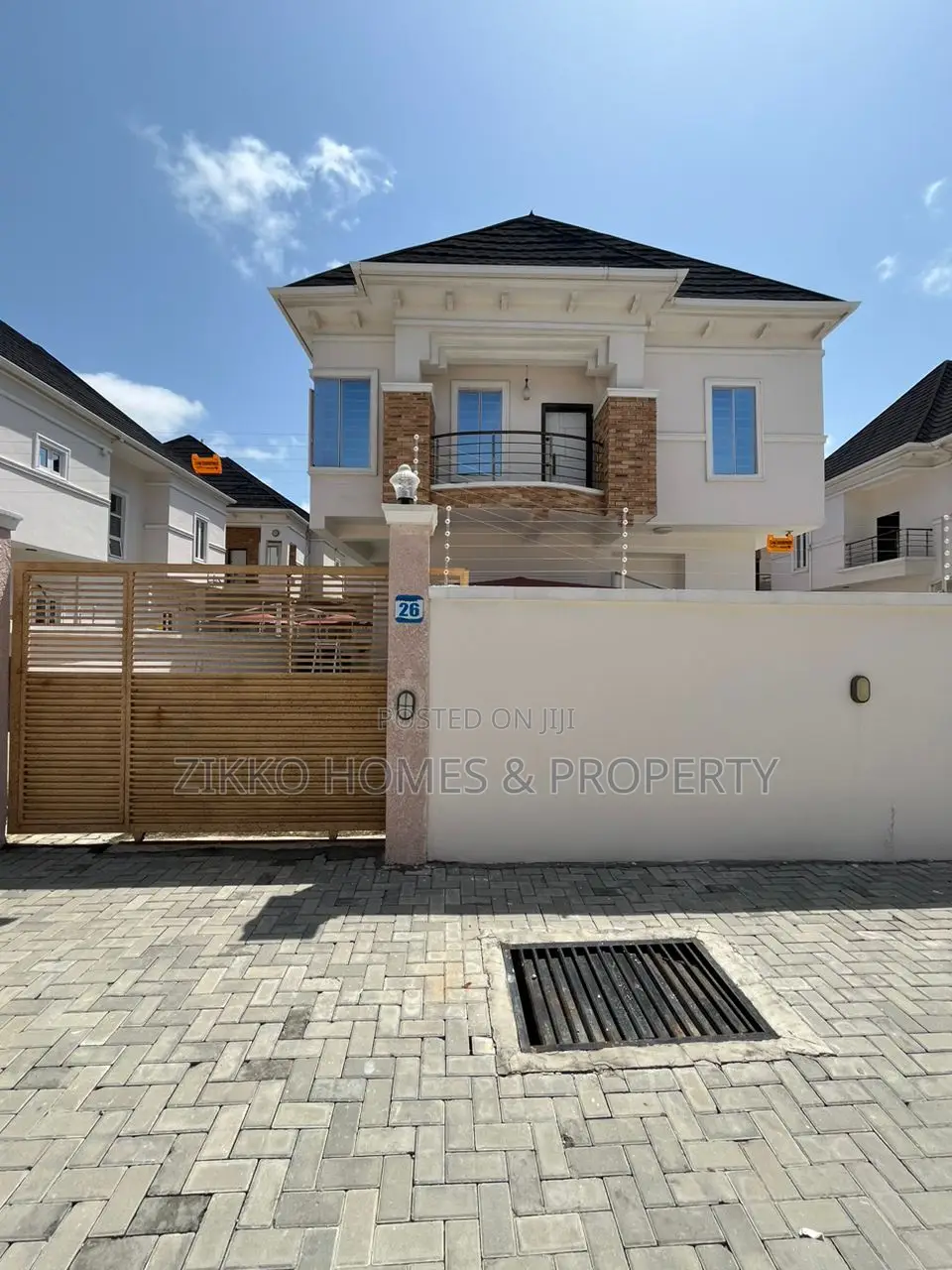 4bdrm Duplex in Ikota for sale in Ikota