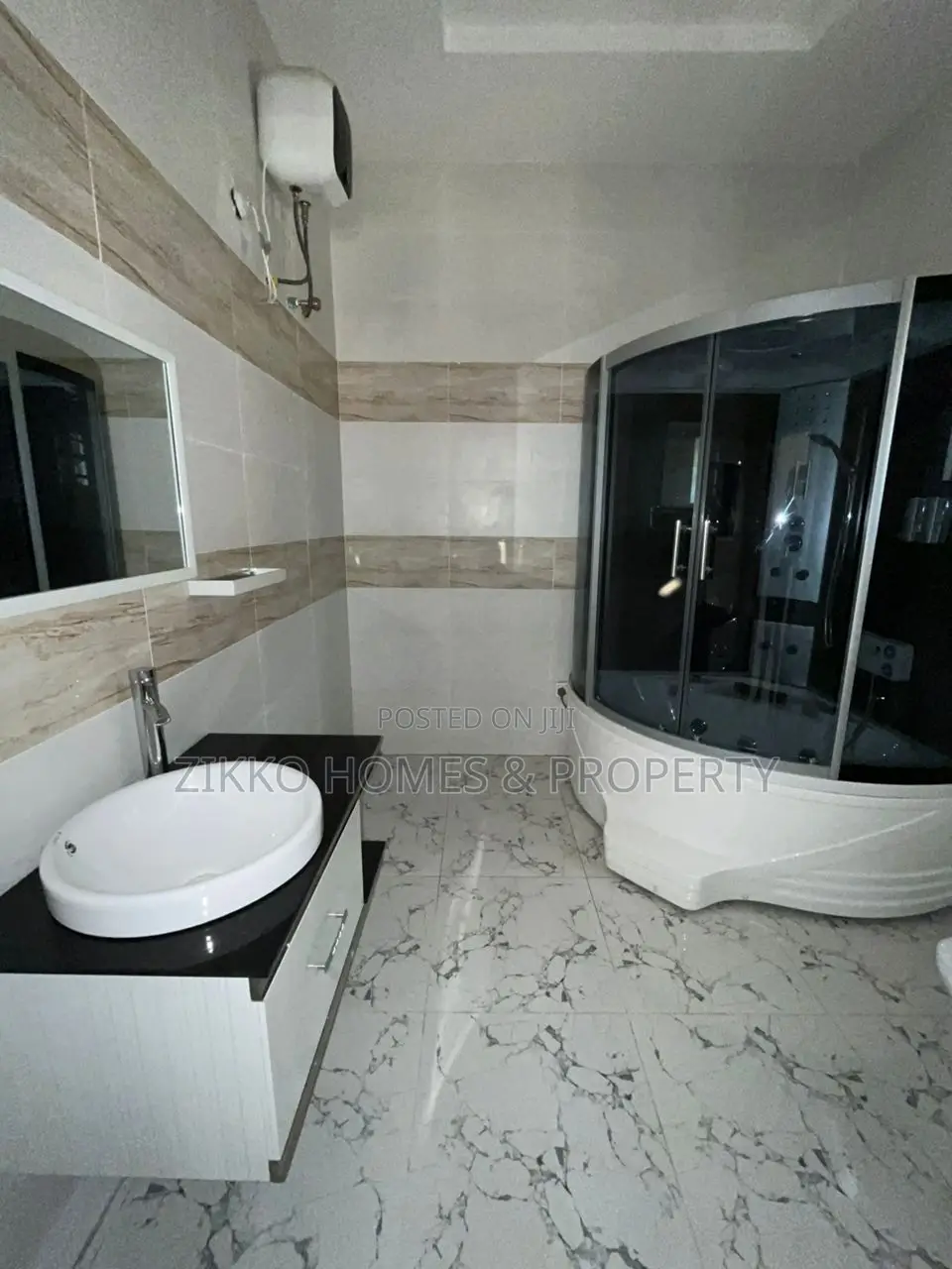 4bdrm Duplex in Ikota for sale in Ikota