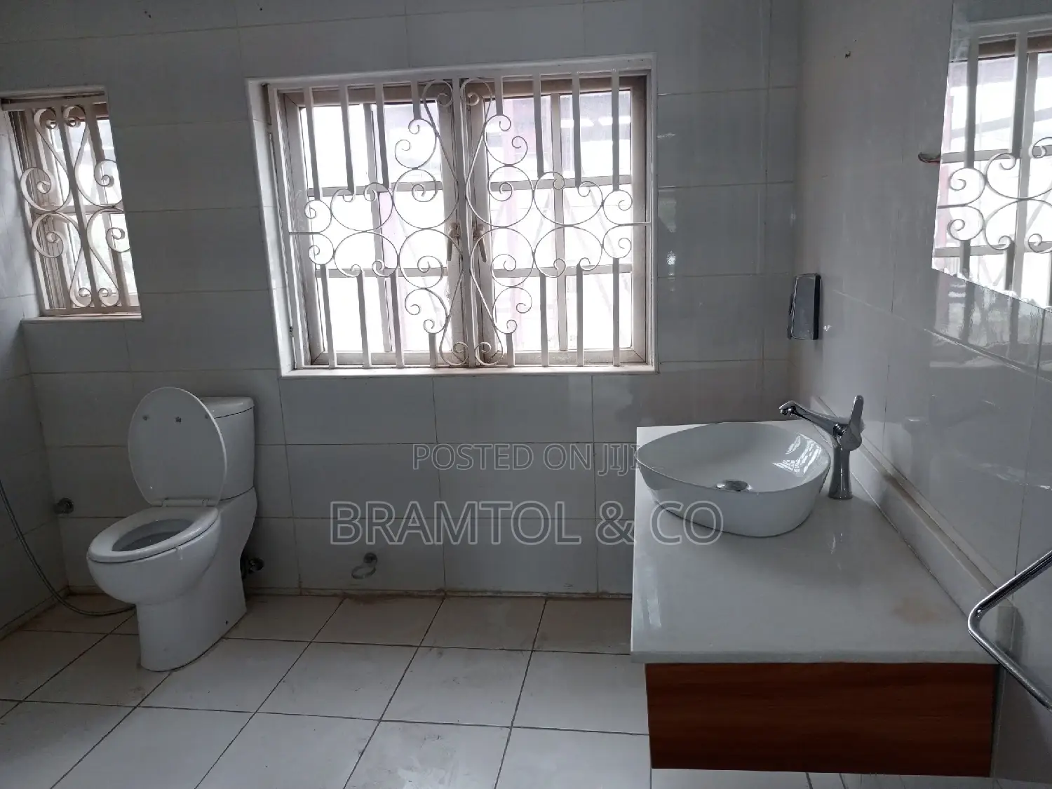 4 Bedroom Semi-Detached With Extra Room and Bq in Maitama