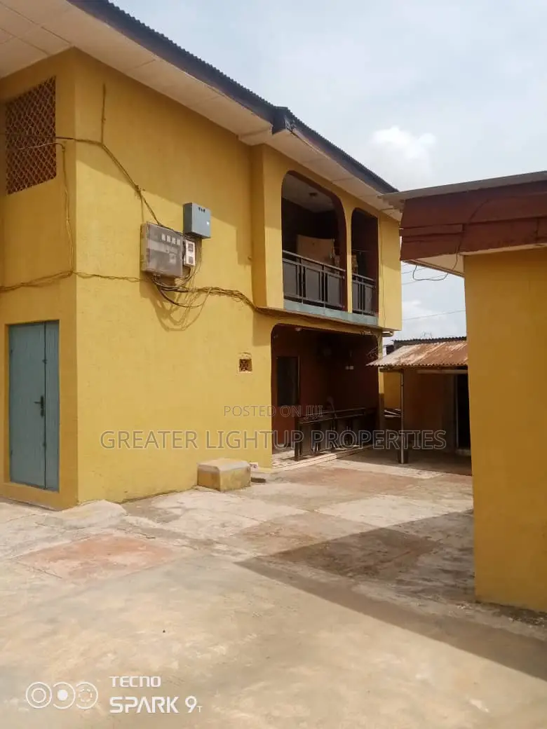 Furnished 3bdrm Block of Flats in Kayode Str, Alimosho for sale in Alimosho