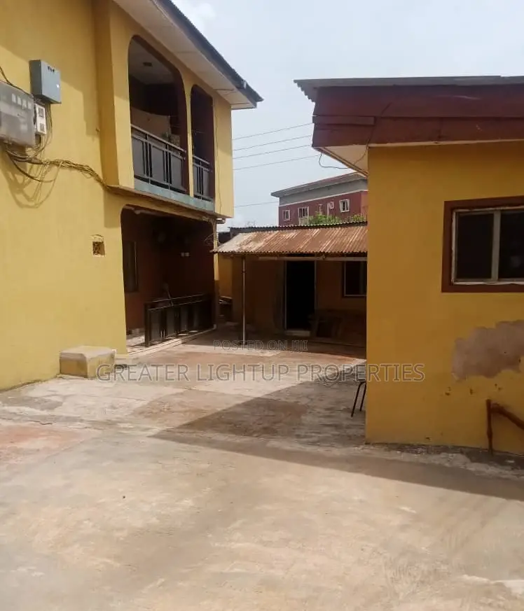Furnished 3bdrm Block of Flats in Kayode Str, Alimosho for sale in Alimosho