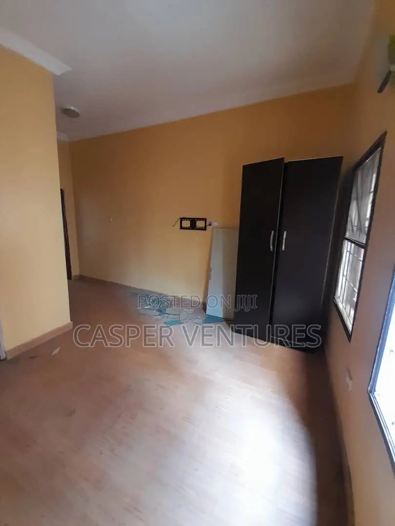 Mini Flat in Cruiz, Ikate for rent in Ikate
